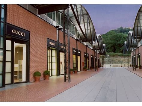 outlet mall firenze designer